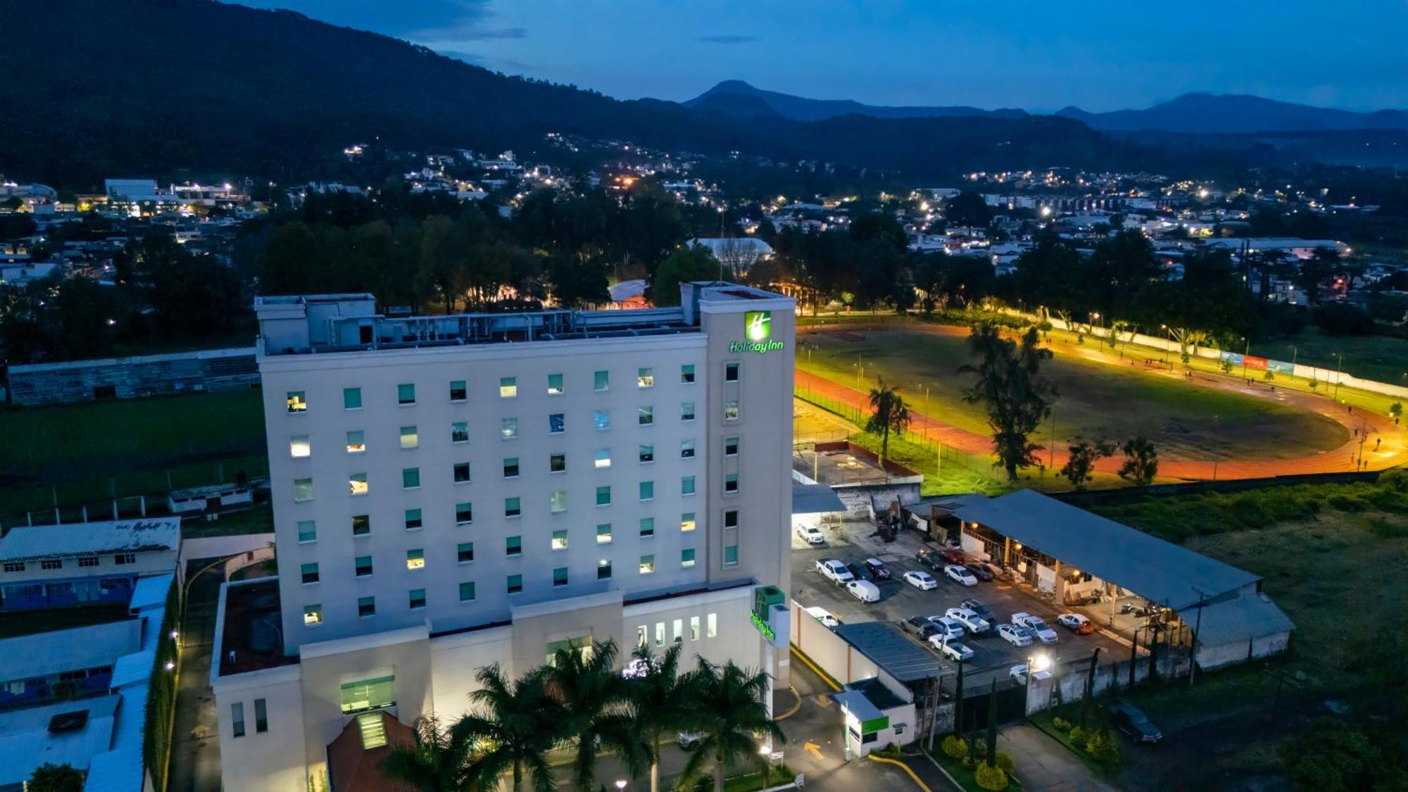 Holiday Inn Uruapan By Ihg מראה חיצוני תמונה